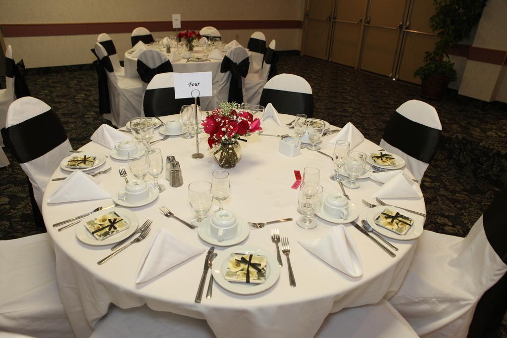St. Albert Inn & Suites Saint Albert Ngoại thất bức ảnh