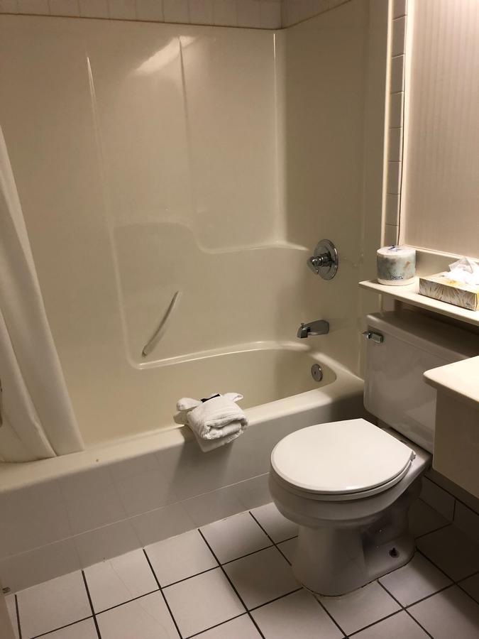 St. Albert Inn & Suites Saint Albert Ngoại thất bức ảnh