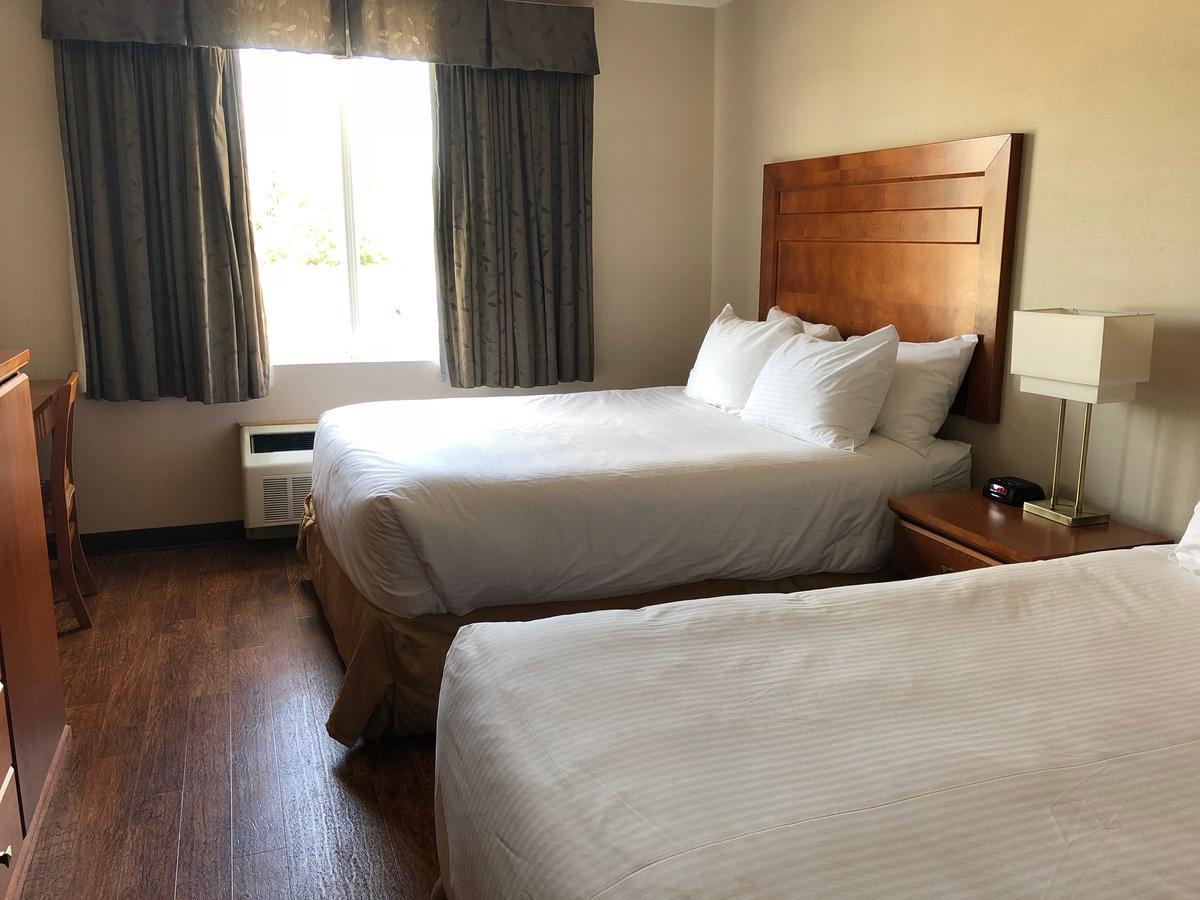 St. Albert Inn & Suites Saint Albert Ngoại thất bức ảnh
